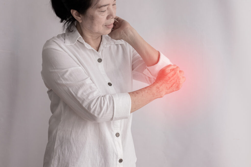 Trời lạnh khiến viêm khớp dạng thấp trở nặng